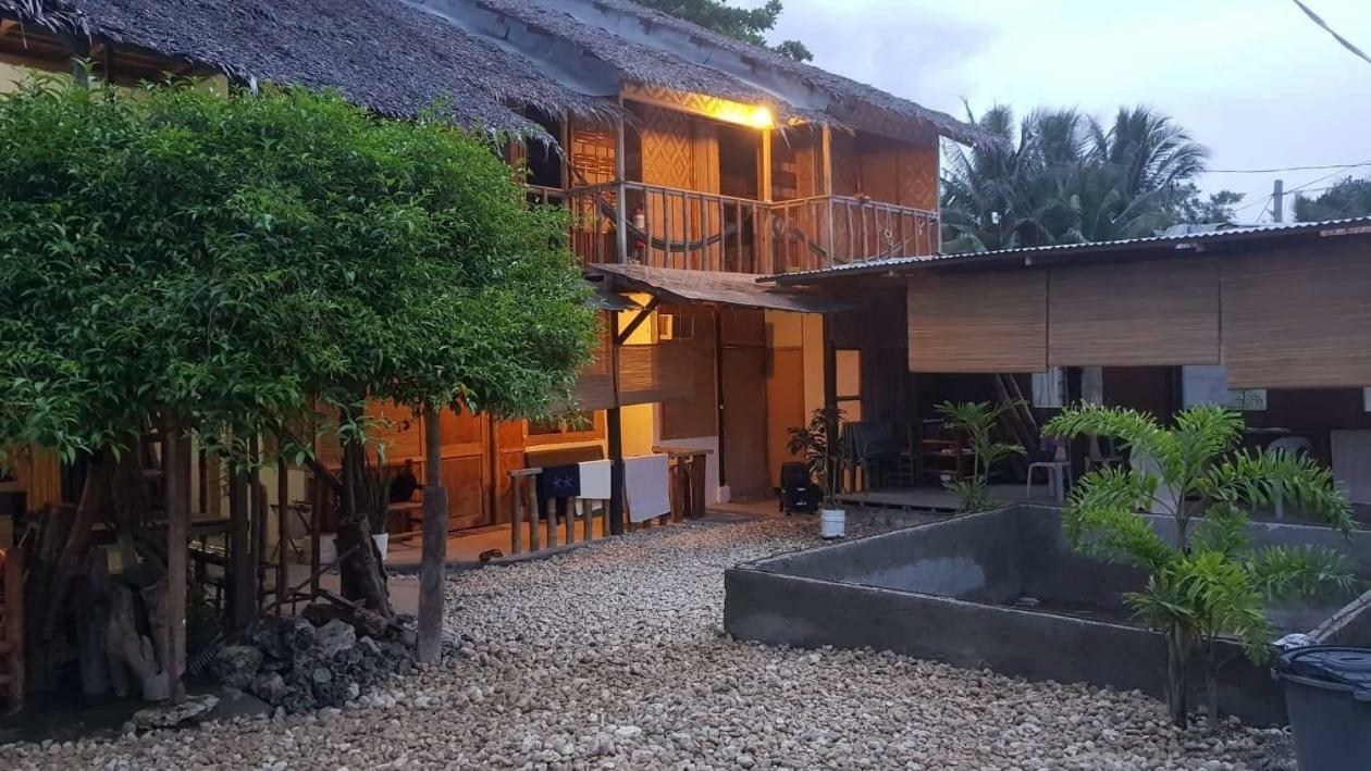 Babu Backpackers Inn Moalboal Exteriér fotografie